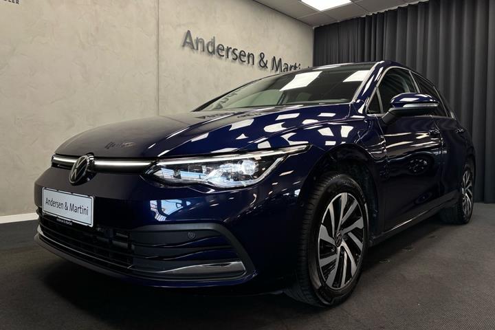 Blå VW Golf fra 2021