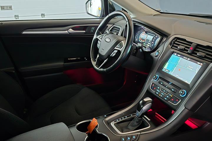 Sort Ford Mondeo fra 2018