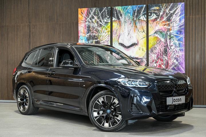 Sort BMW iX3 fra 2023