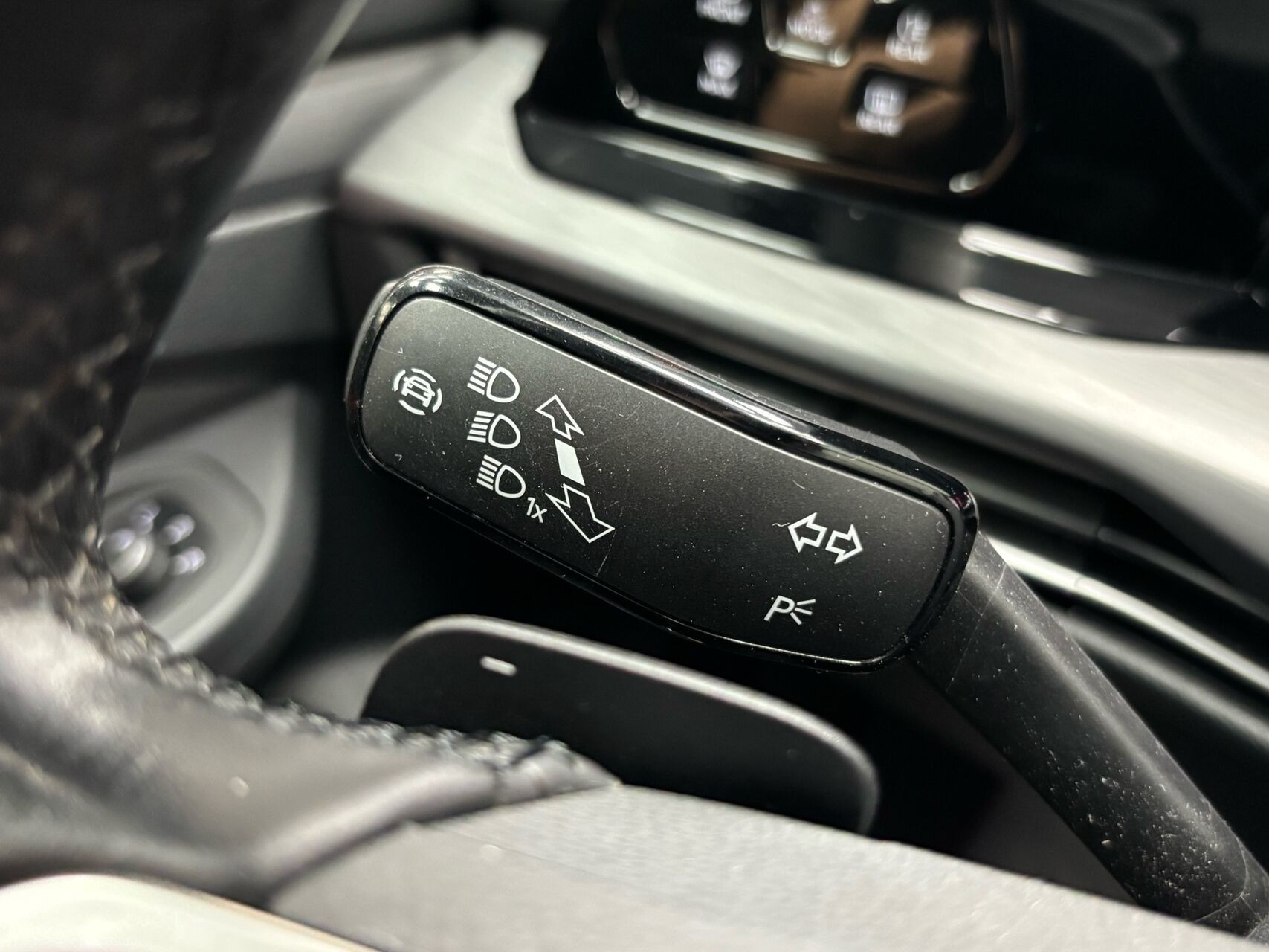 Blå VW Golf fra 2021