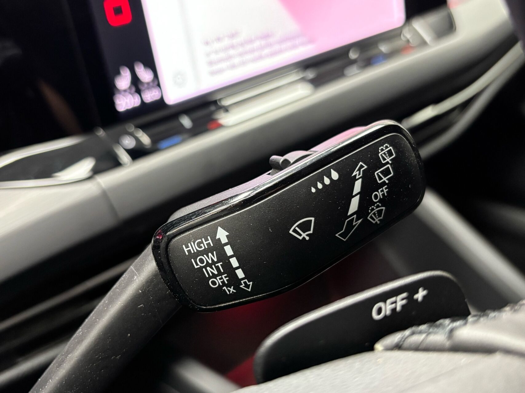 Blå VW Golf fra 2021