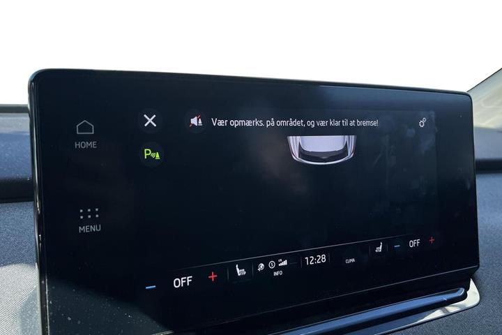Blå Skoda Enyaq fra 2023