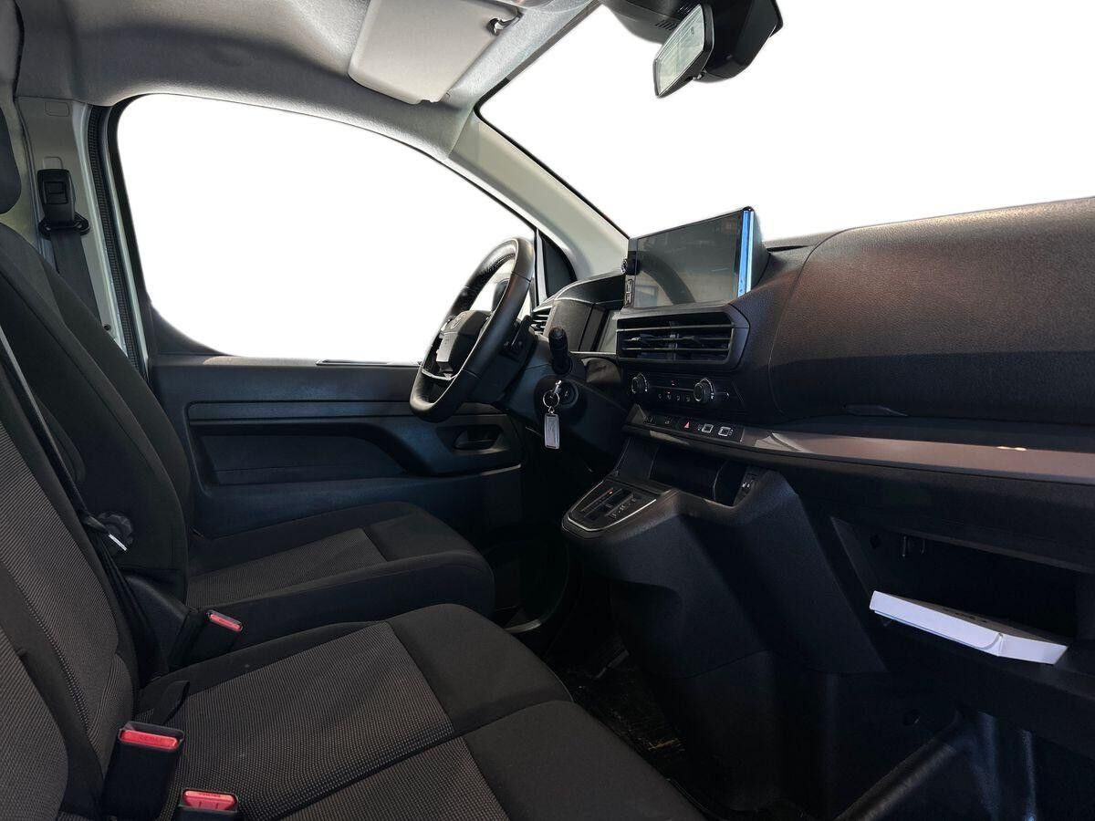 Hvid Toyota ProAce fra 2025