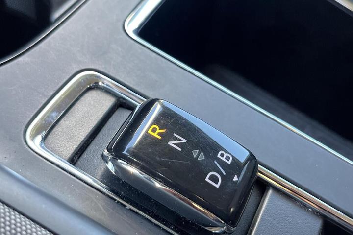 Blå Skoda Enyaq fra 2023