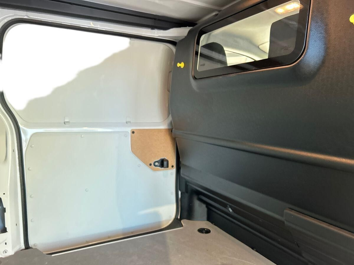 Hvid Toyota ProAce fra 2025