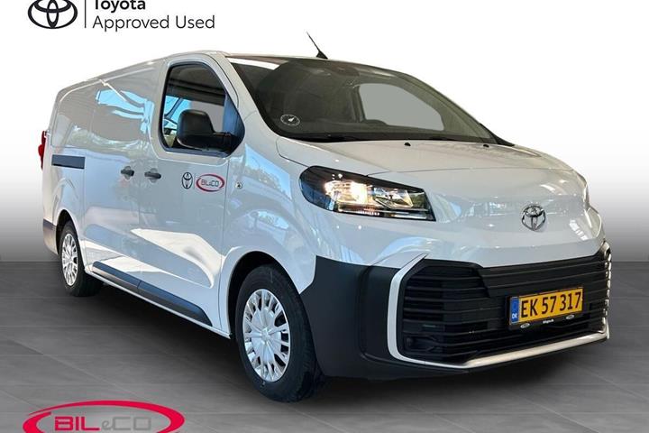 Hvid Toyota ProAce fra 2025