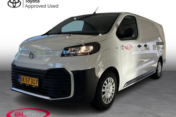 Hvid Toyota ProAce fra 2025