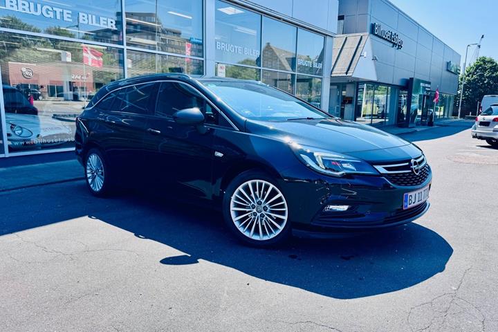 Sort Opel Astra fra 2017