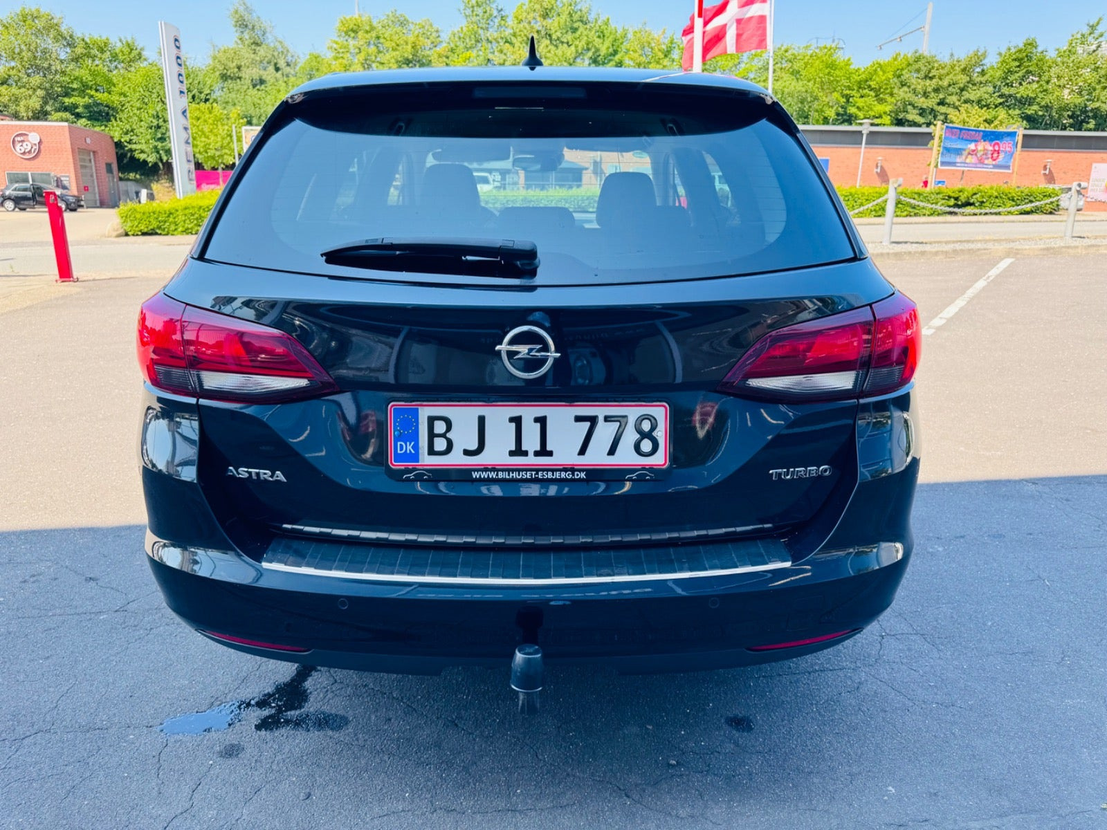 Sort Opel Astra fra 2017