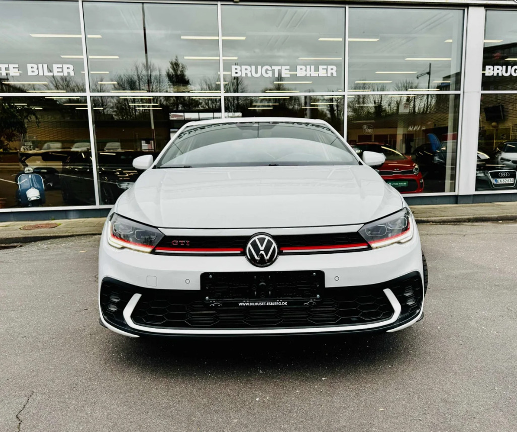 Hvid VW Polo fra 2024