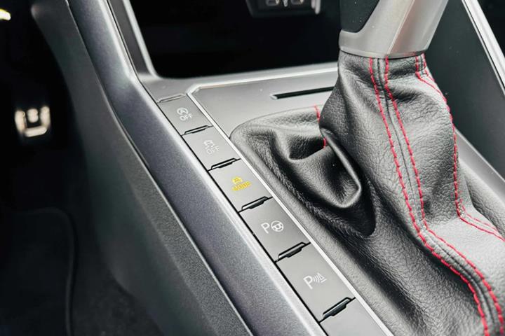 Hvid VW Polo fra 2024