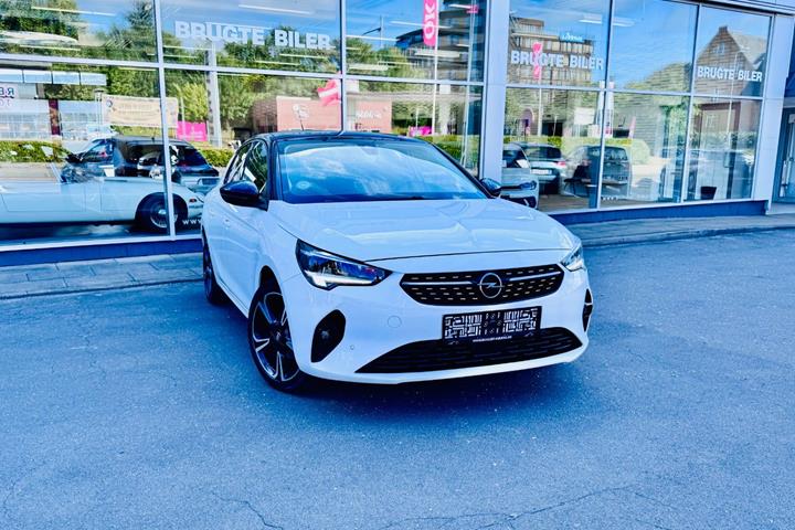 Hvid Opel Corsa fra 2021