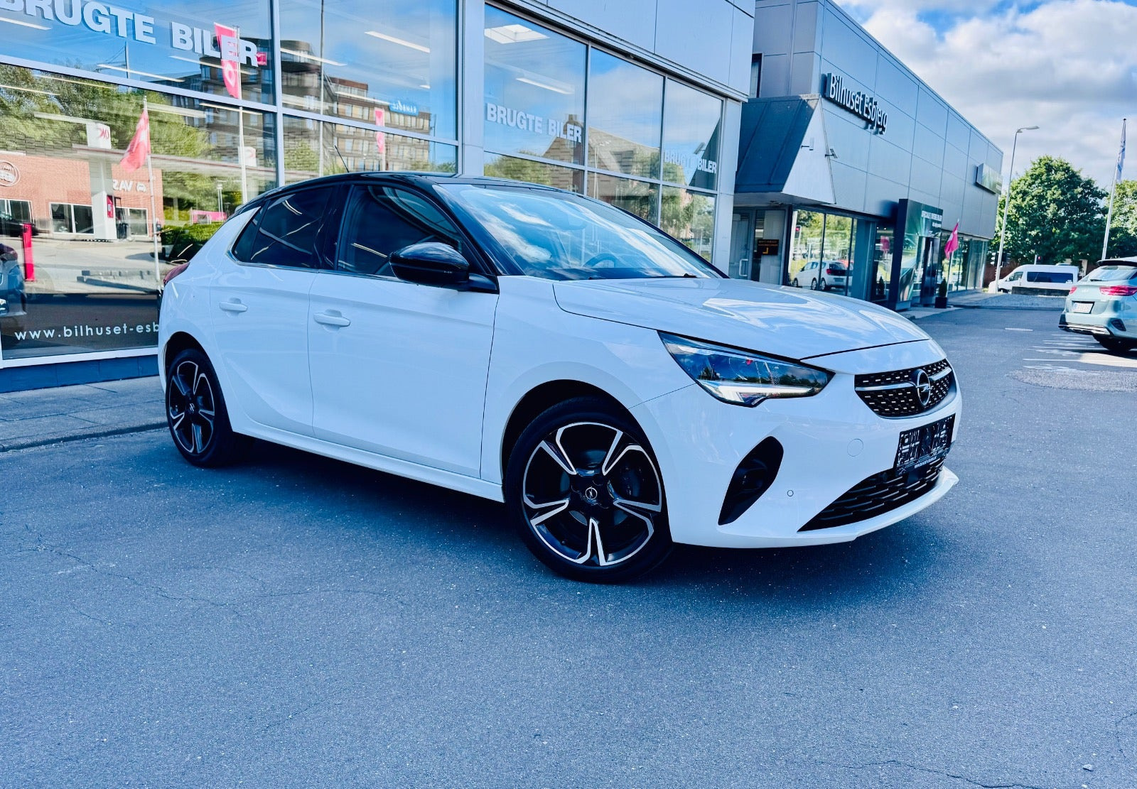 Hvid Opel Corsa fra 2021