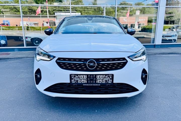 Hvid Opel Corsa fra 2021