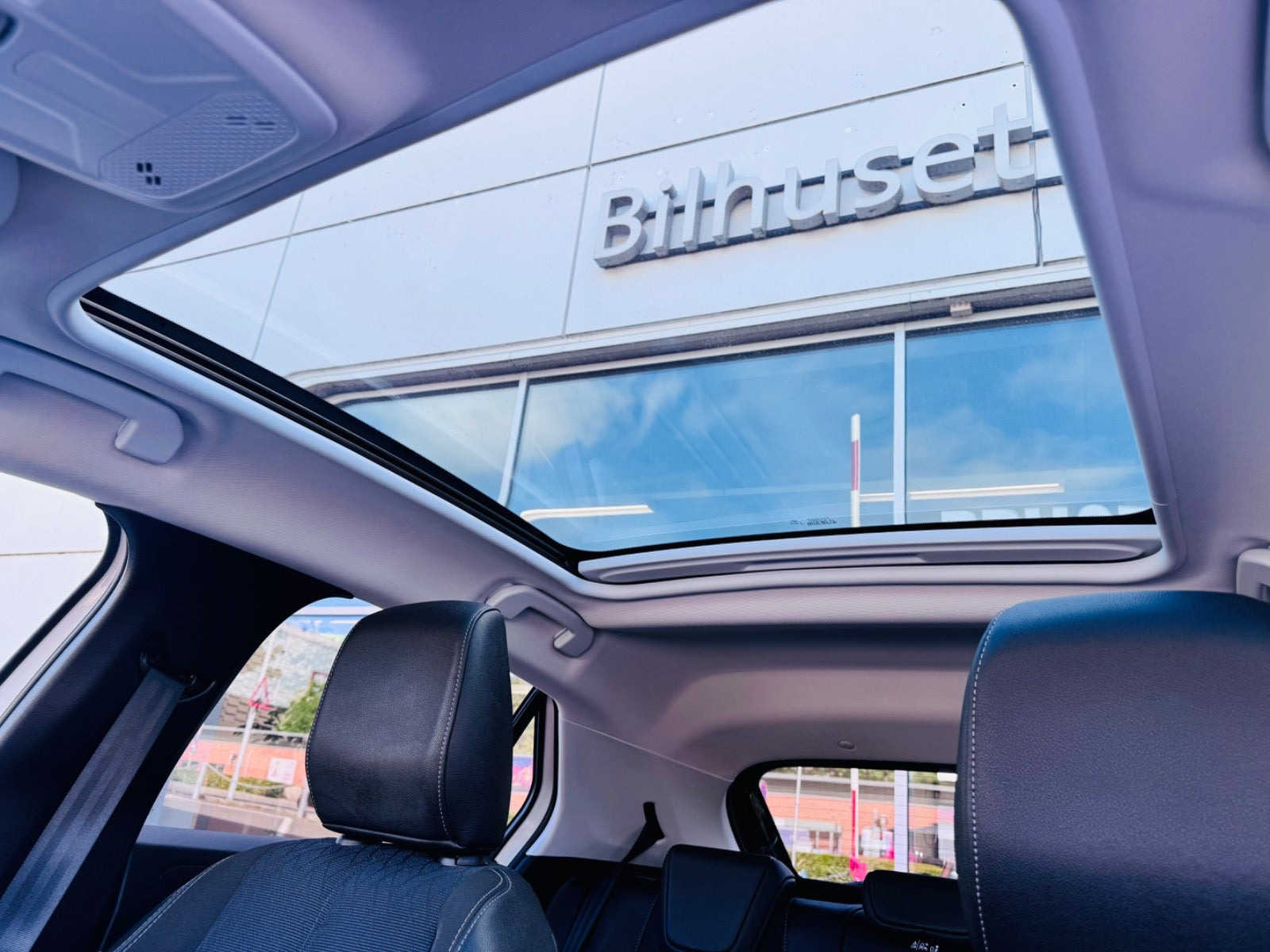 Hvid Opel Corsa fra 2021