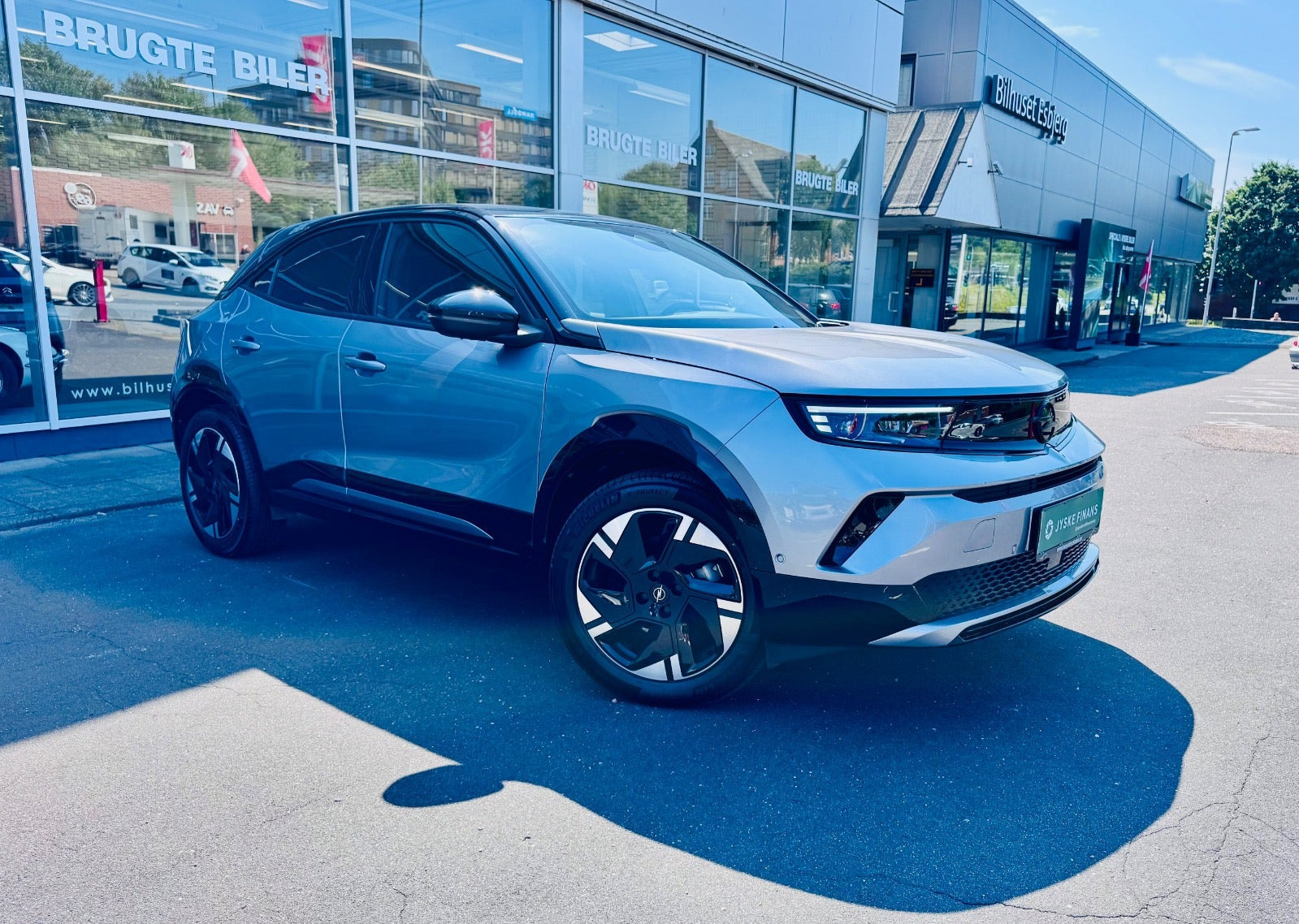 Grå Opel Mokka-e fra 2025