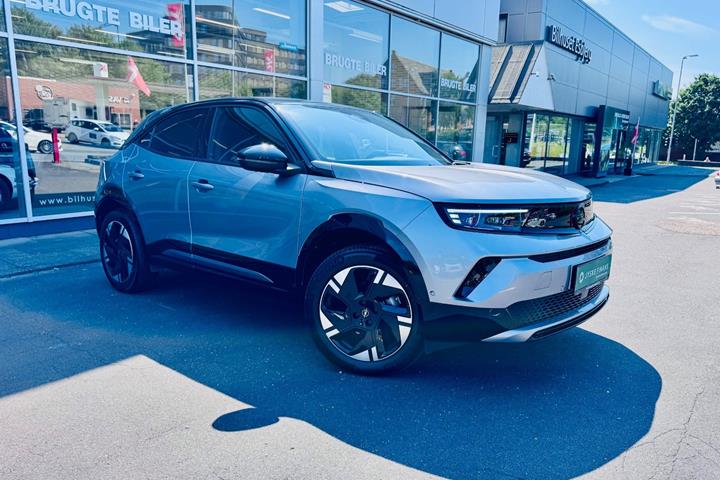 Grå Opel Mokka-e fra 2025