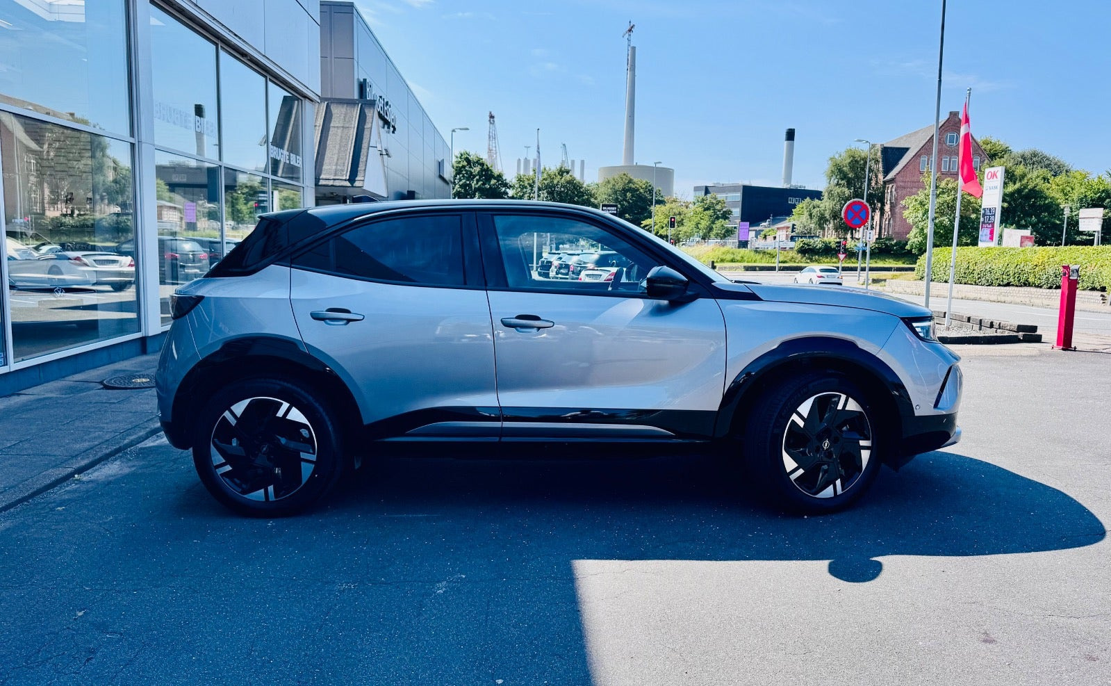 Grå Opel Mokka-e fra 2025