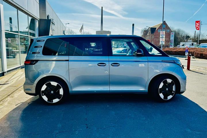 Sølv VW ID.Buzz fra 2023