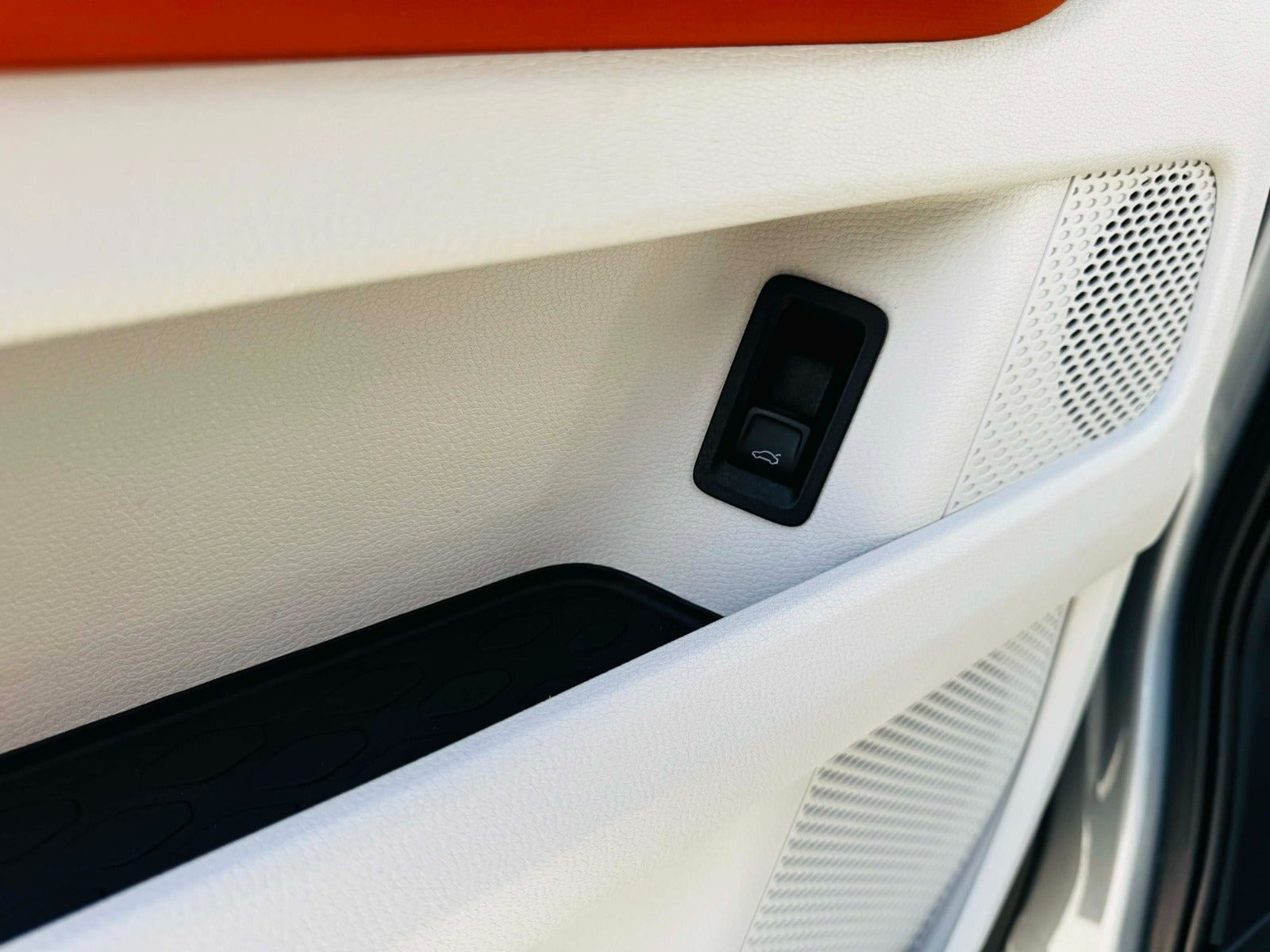 Sølv VW ID.Buzz fra 2023