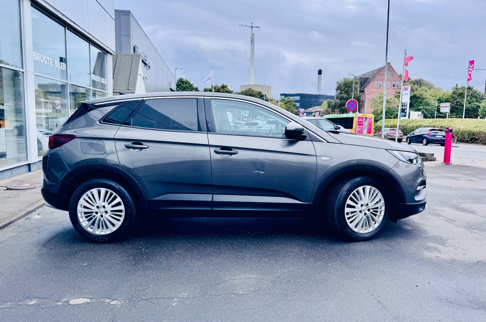 Grå Opel Grandland X fra 2018