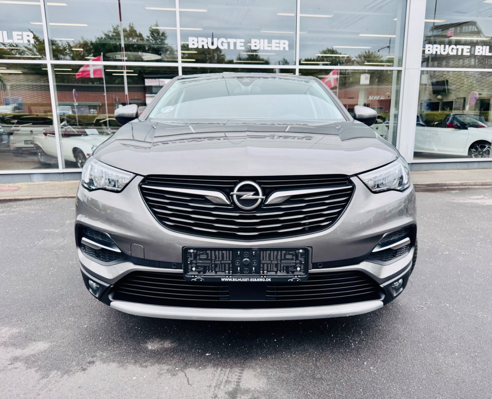 Grå Opel Grandland X fra 2018