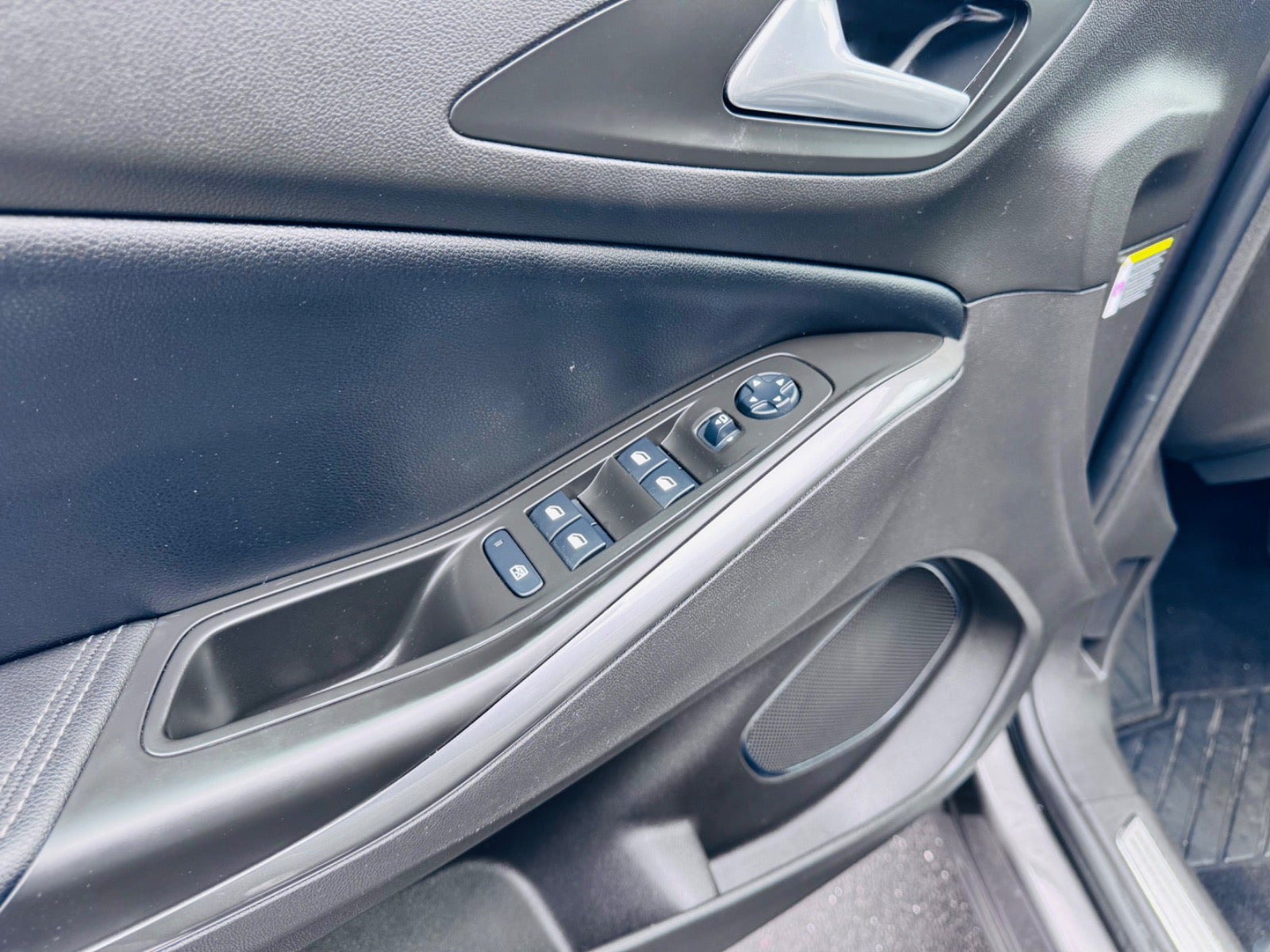 Grå Opel Grandland X fra 2018