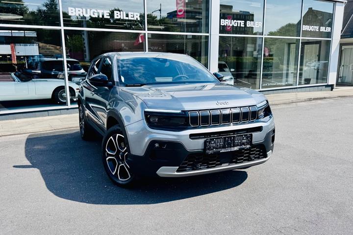 Grå Jeep Avenger fra 2025