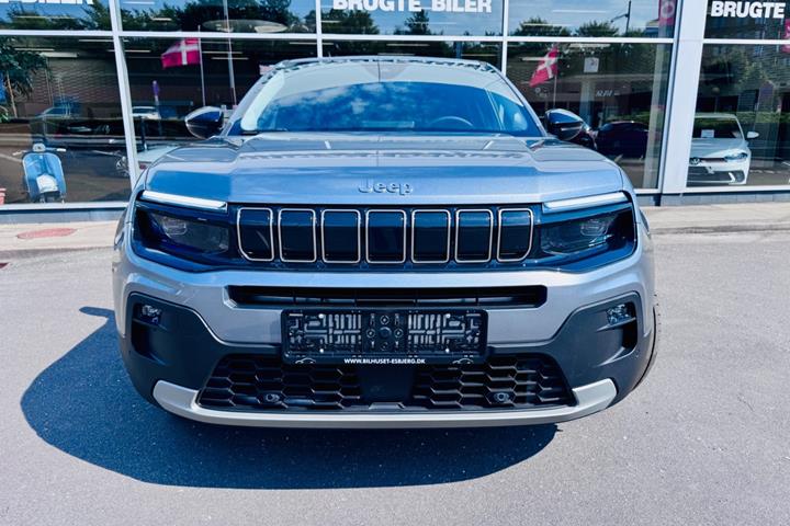 Grå Jeep Avenger fra 2025