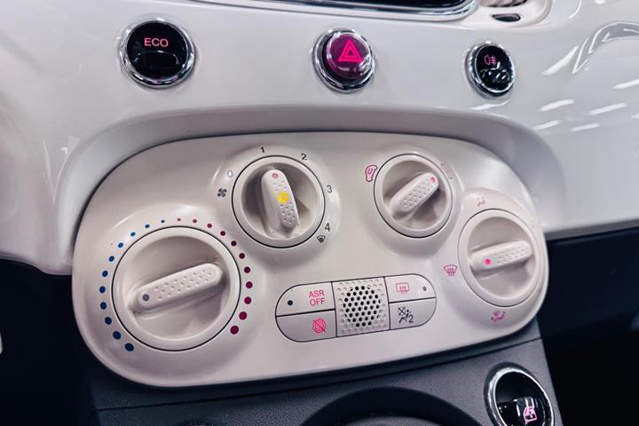 Hvid Fiat 500 fra 2016