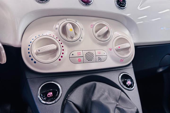 Hvid Fiat 500 fra 2016