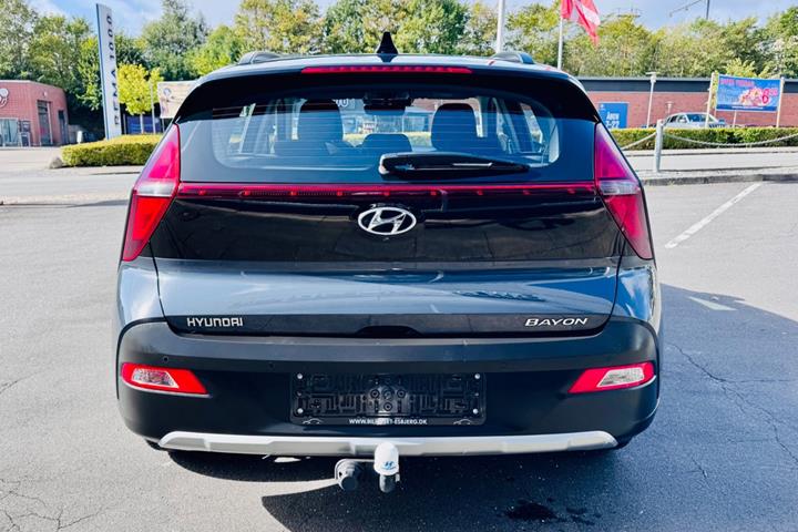Grå Hyundai Bayon fra 2022