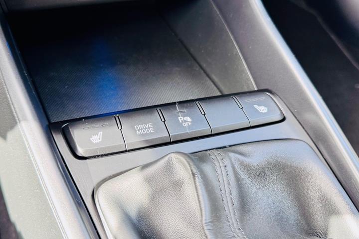 Grå Hyundai Bayon fra 2022