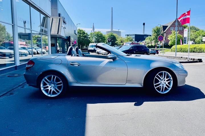Orange Mercedes SLK280 fra 2007