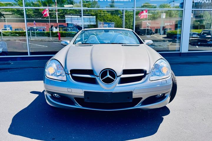 Orange Mercedes SLK280 fra 2007