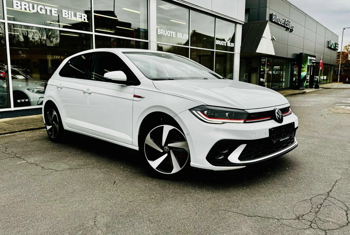 Hvid VW Polo fra 2025