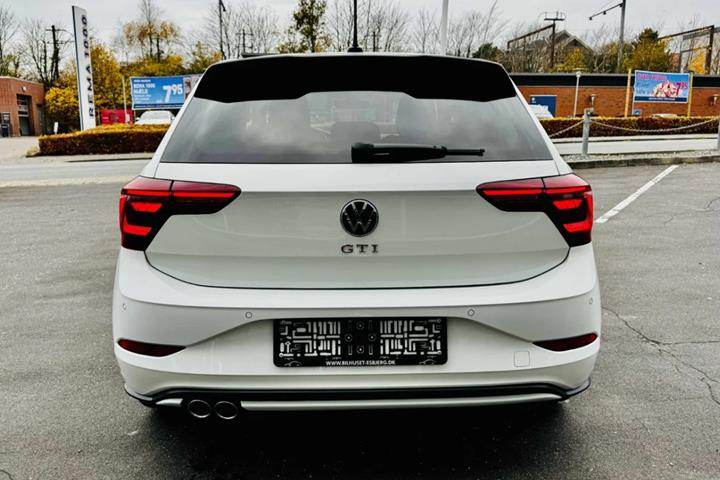 Hvid VW Polo fra 2025
