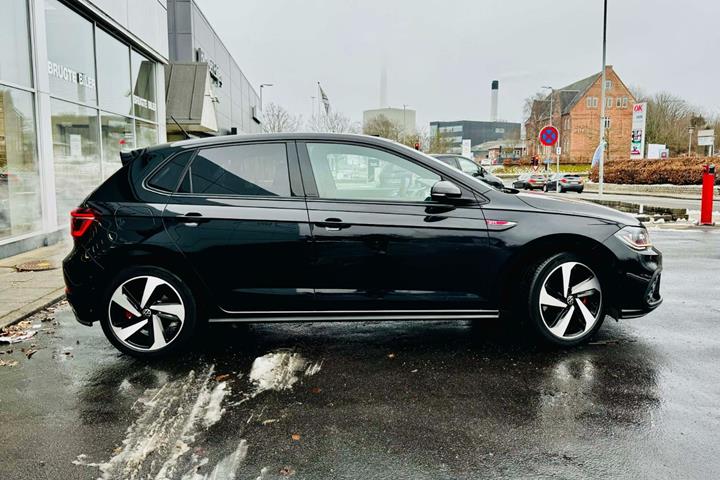 Sort VW Polo fra 2022