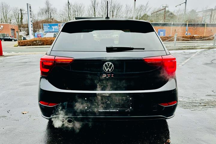Sort VW Polo fra 2022