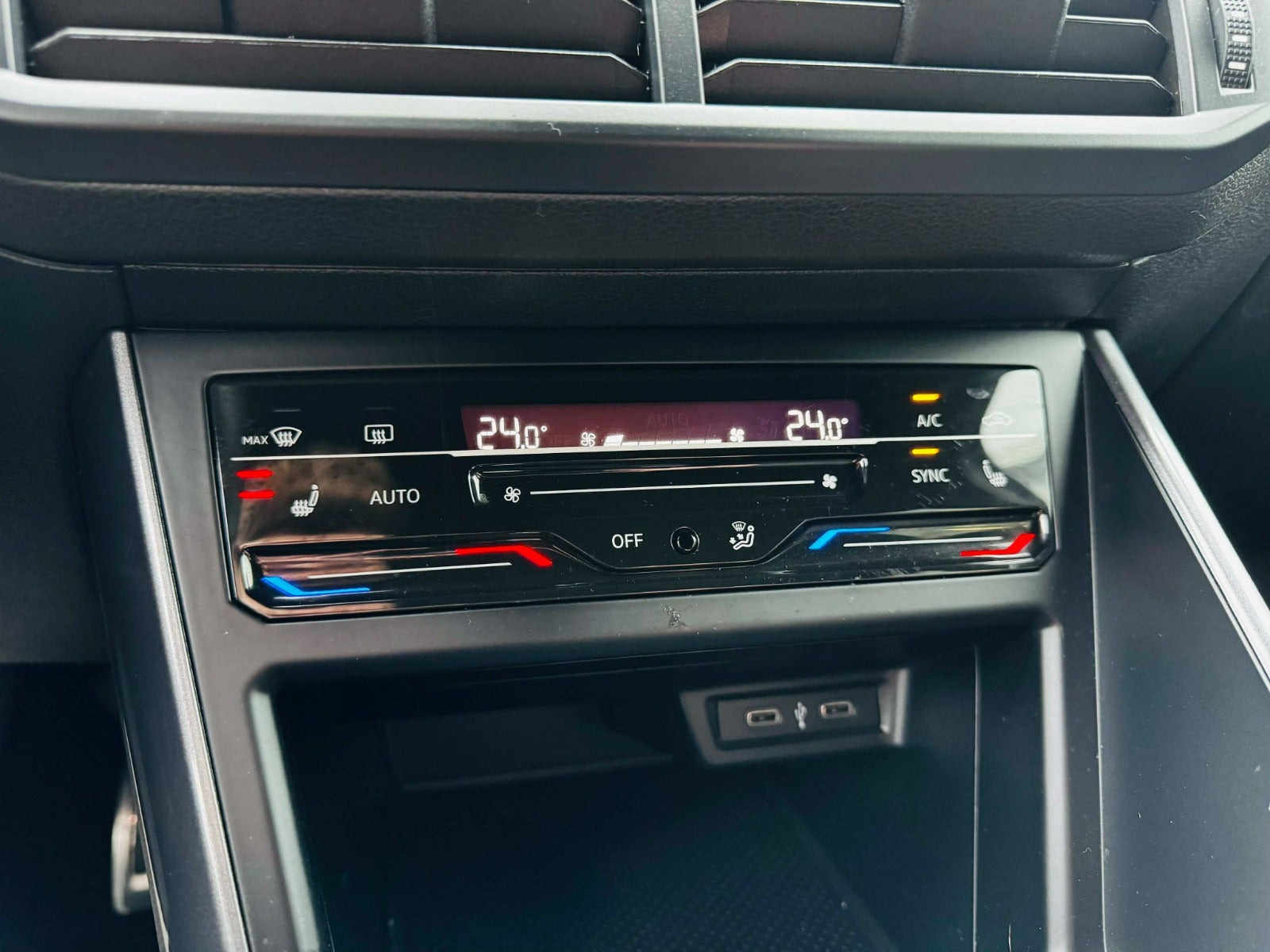 Sort VW Polo fra 2022