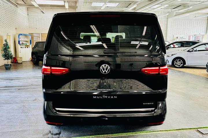 Sort VW Multivan fra 2022