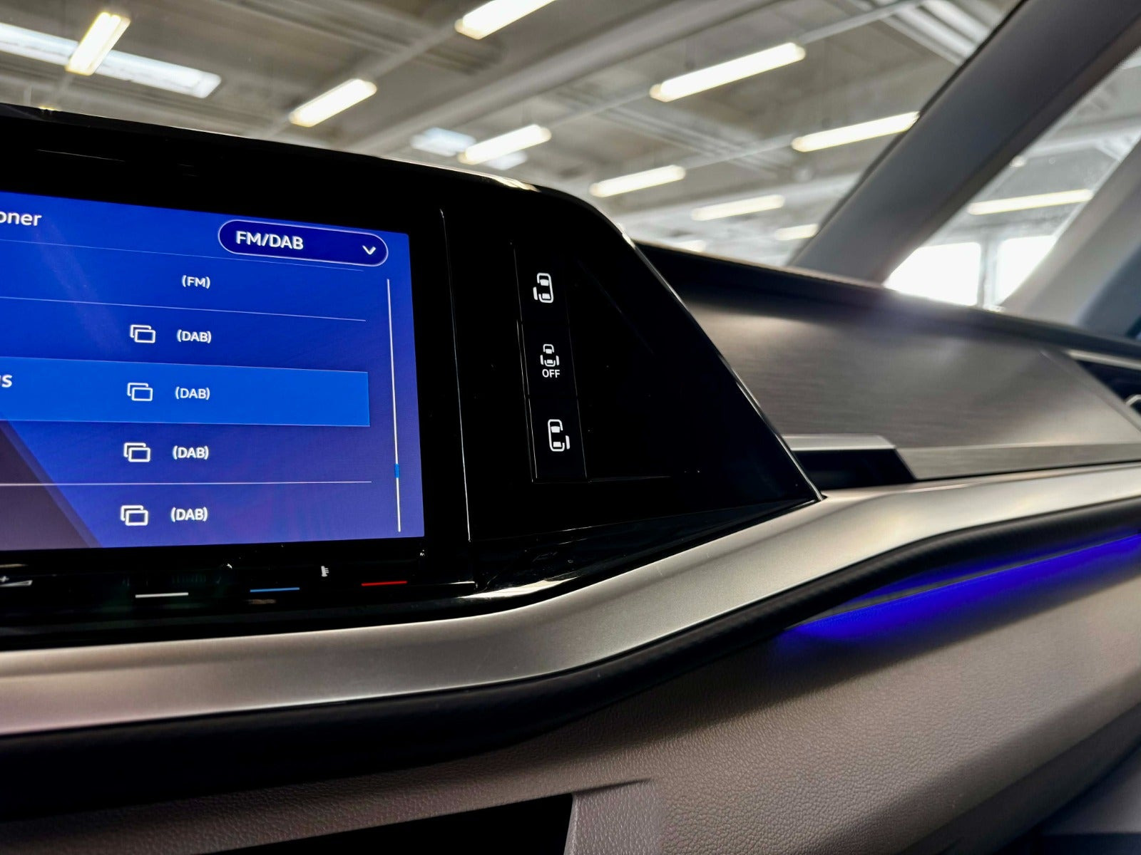 Sort VW Multivan fra 2022