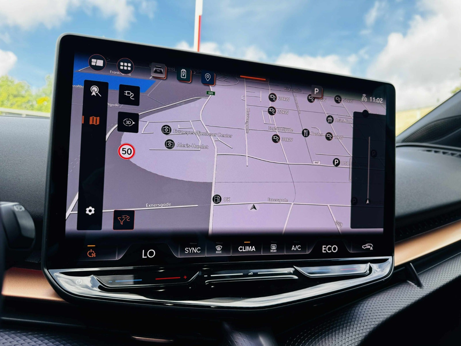Grå Cupra Tavascan fra 2025