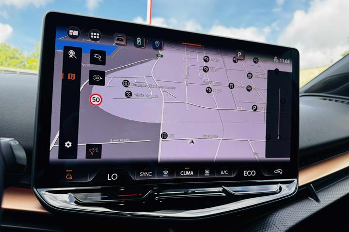 Grå Cupra Tavascan fra 2025