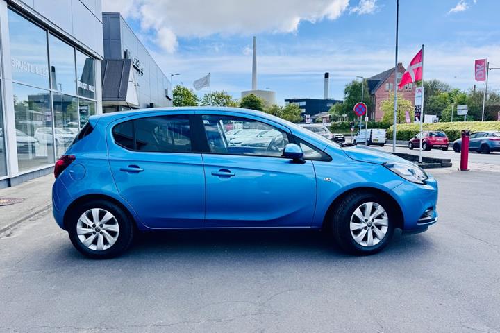 Blå Opel Corsa fra 2018