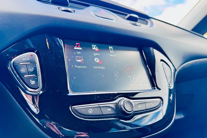 Blå Opel Corsa fra 2018