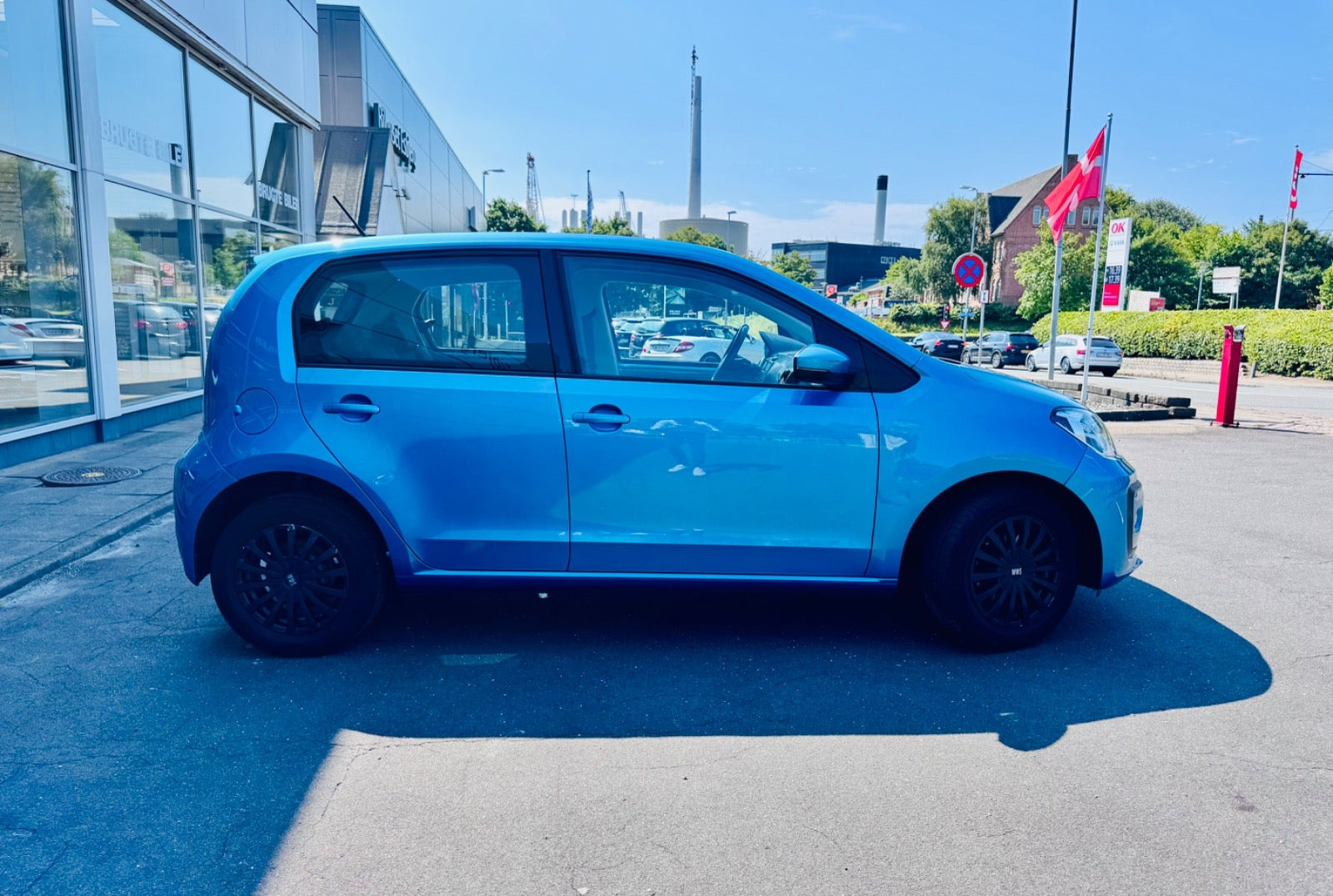 Blå VW UP! fra 2017