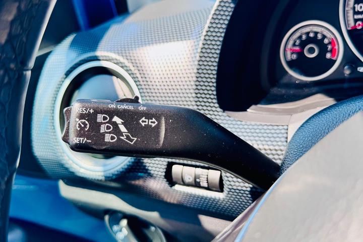 Blå VW UP! fra 2017