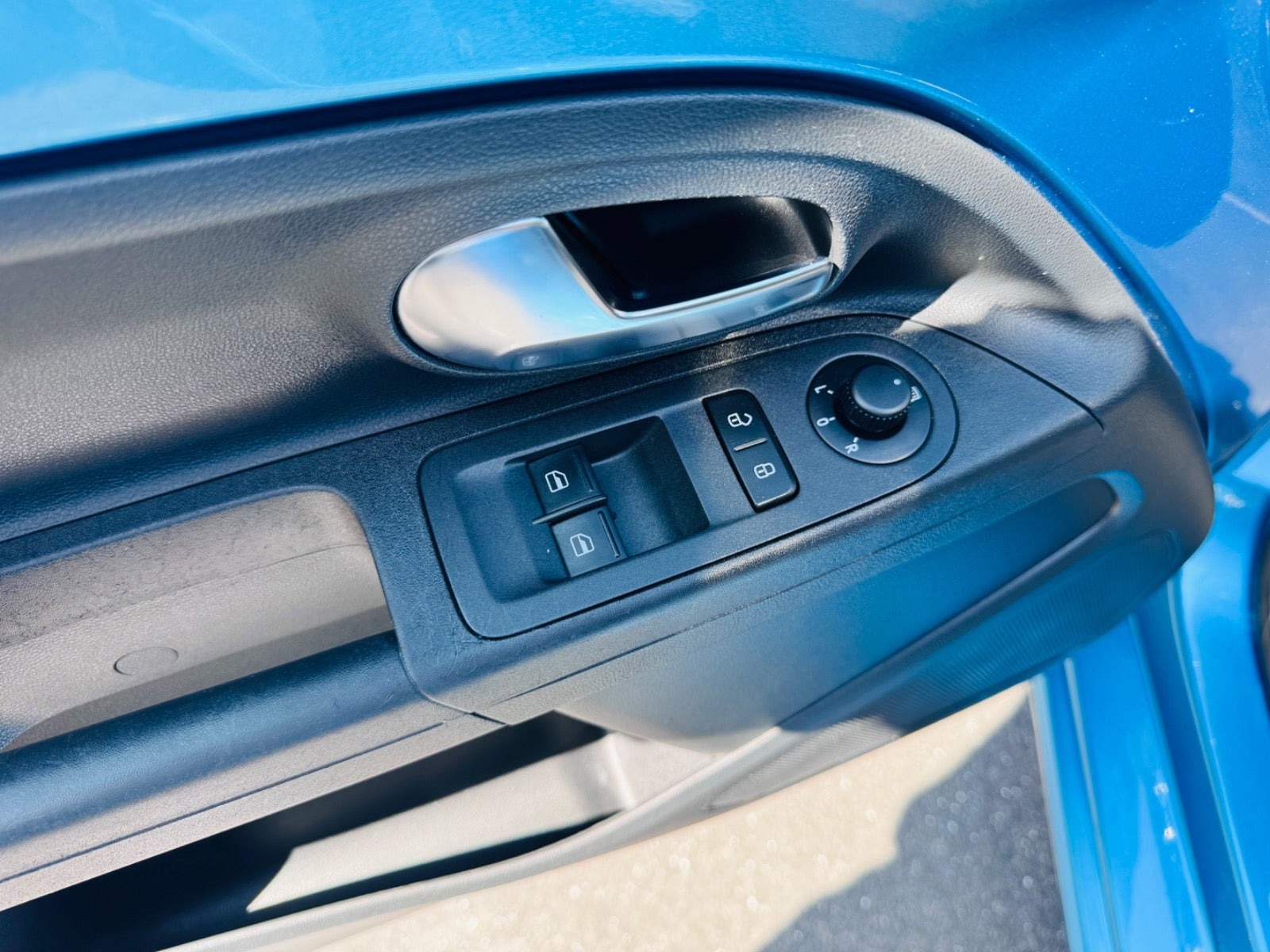 Blå VW UP! fra 2017