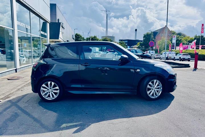 Sort Suzuki Swift fra 2012